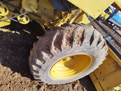 Colhedora 5050 New Holland